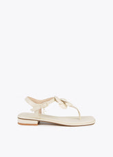 صندل بفواصل عند الأصابع وتفاصيل أزهار