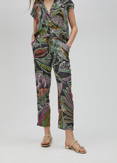 بنطال رياضي بنقشة أزهار