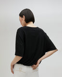 تي شيرت بحواف مرصعة