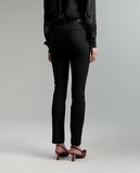 بنطال بتفاصيل من الجلد الصناعي