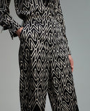 بنطال مزين بشعار M