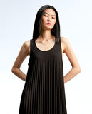 Sleeveless pleated dress