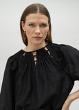 Blouse with collar detail