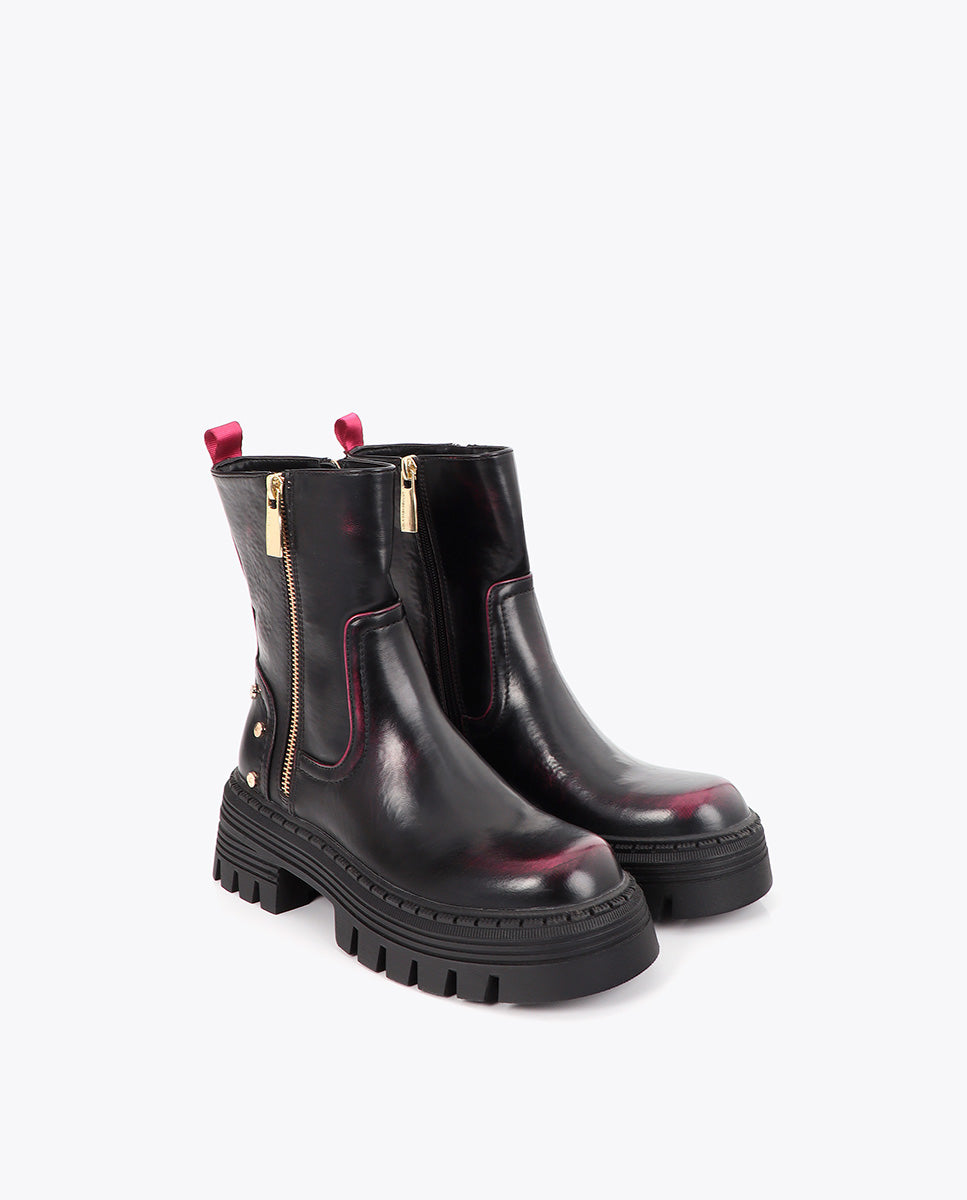 Boot with Gradient Effect and Metallic Details