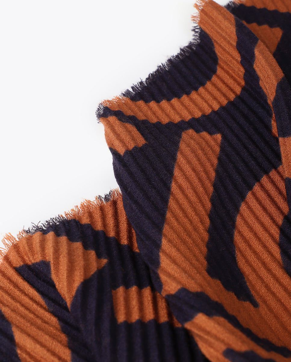 Two-tone Pleated Scarf