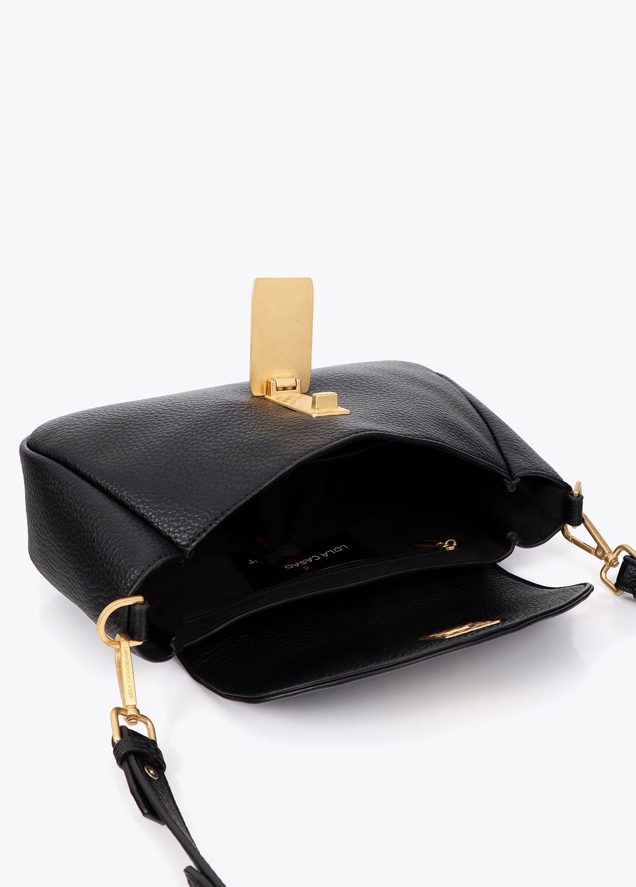 lf2604030-Leather-effect shoulder bag with metal closure detail-Black