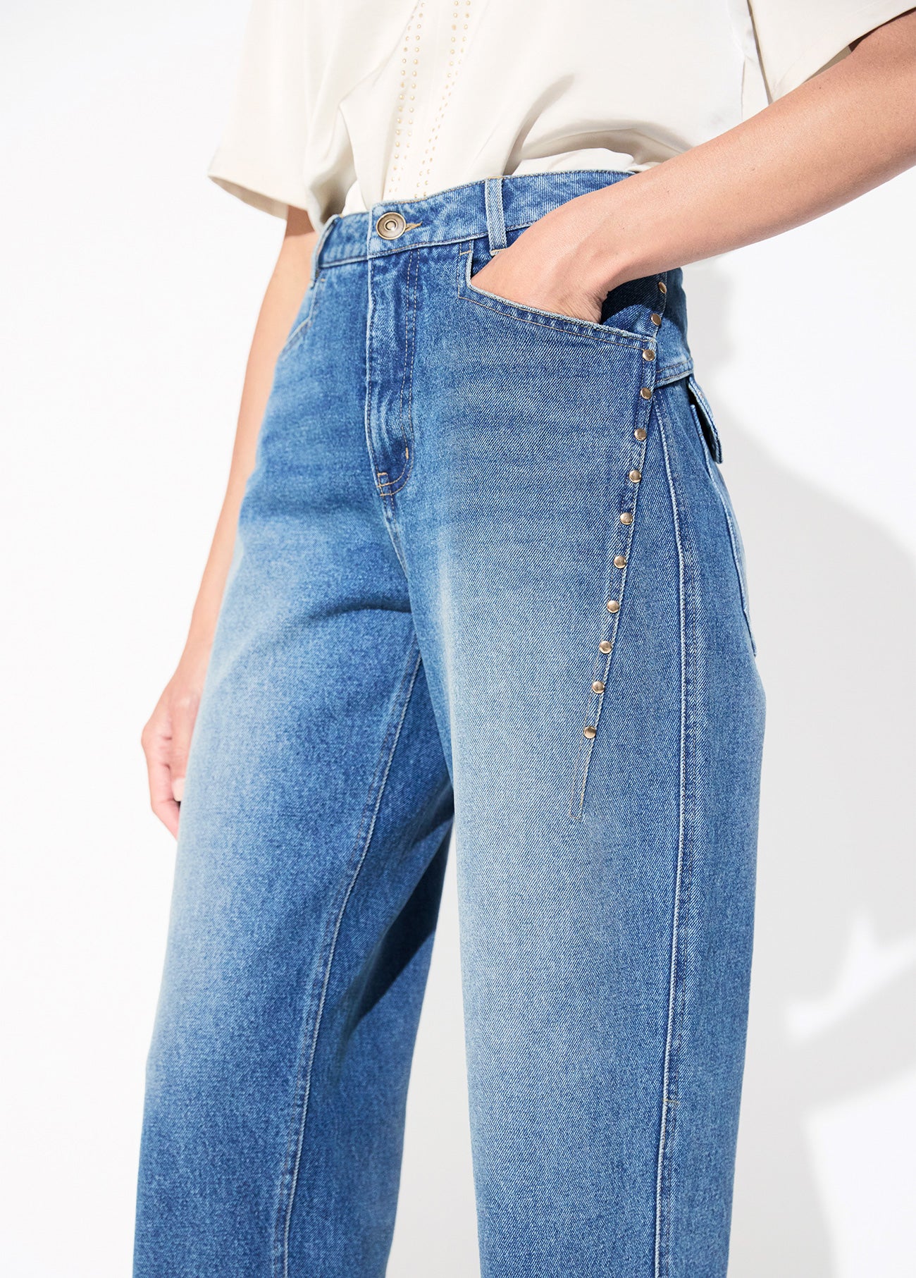 lf2614031-Texan ball with studs-Medium Blue