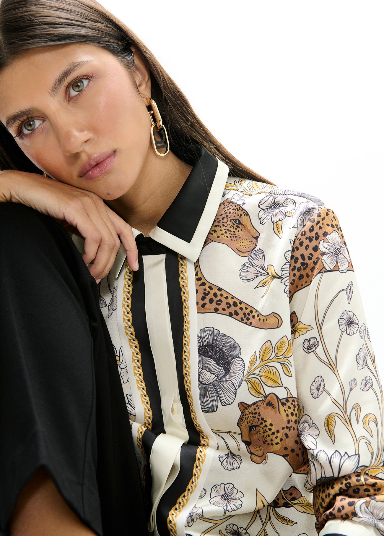 lf2615007-Leo print shirt and border-Ecru-Multicolor