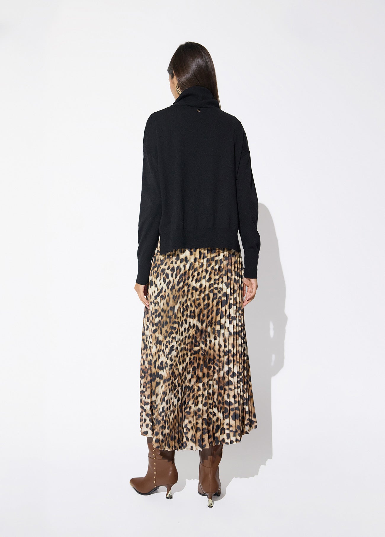lf2616017-Combo dress with pleated skirt in animal print-Brown-Black