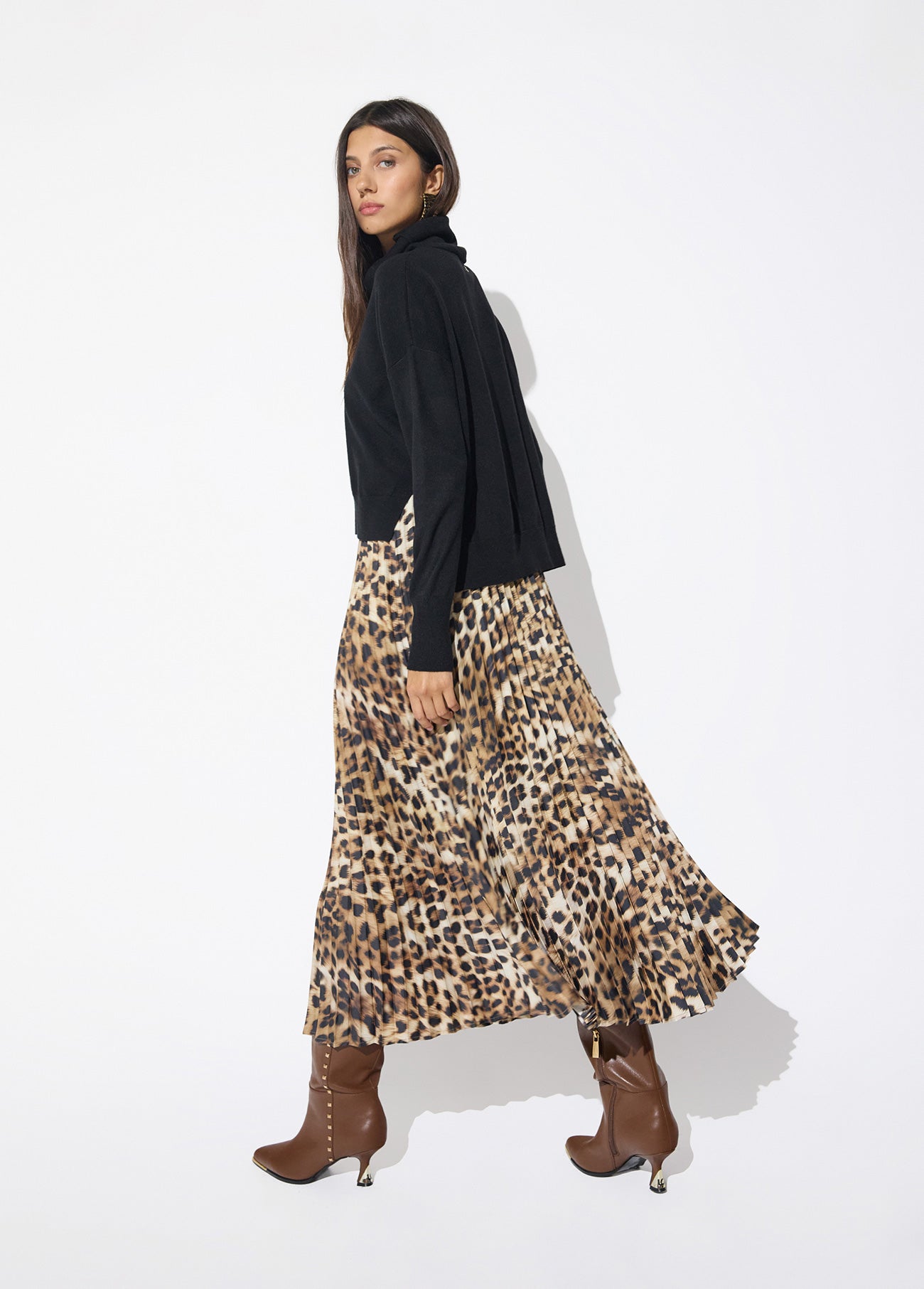 lf2616017-Combo dress with pleated skirt in animal print-Brown-Black