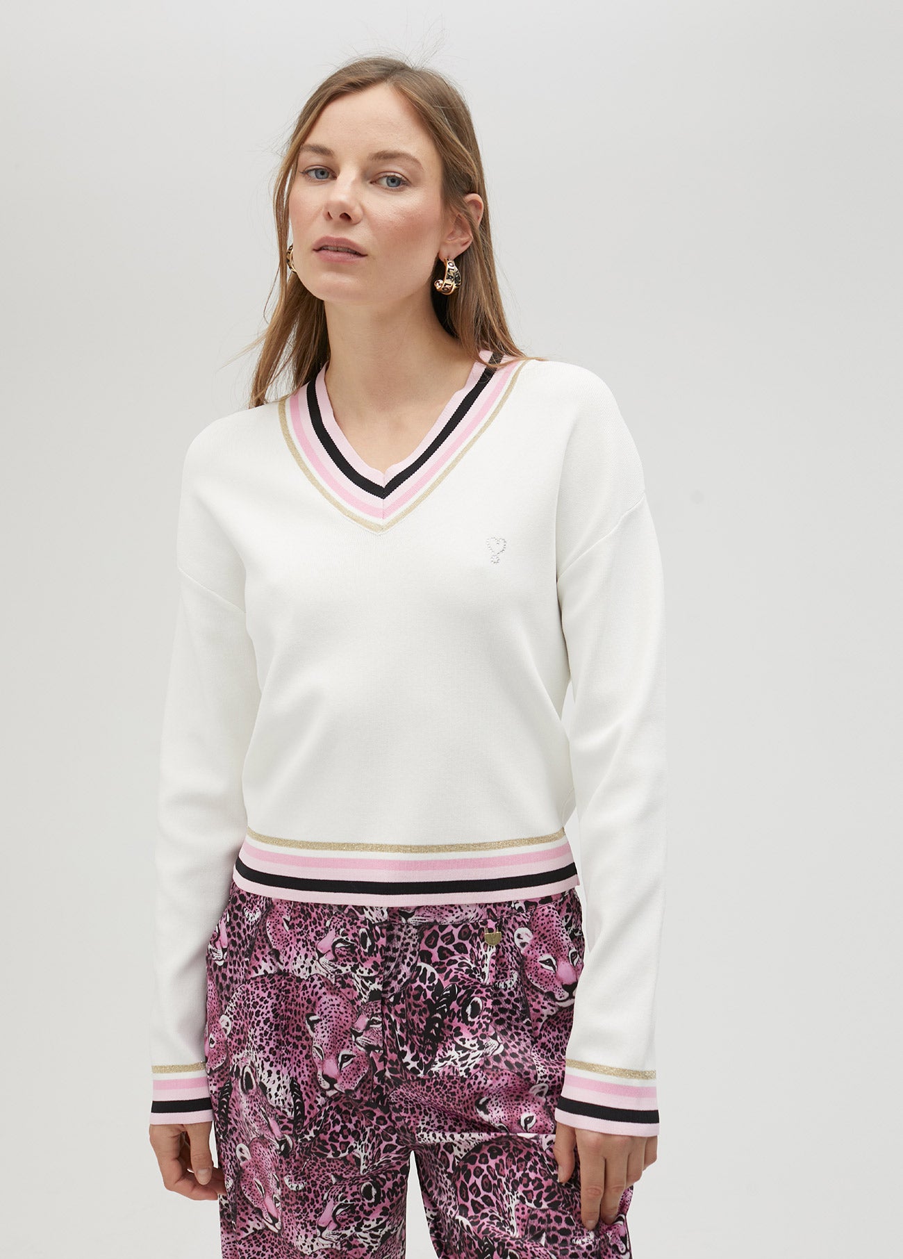 Sweater with coloured detail