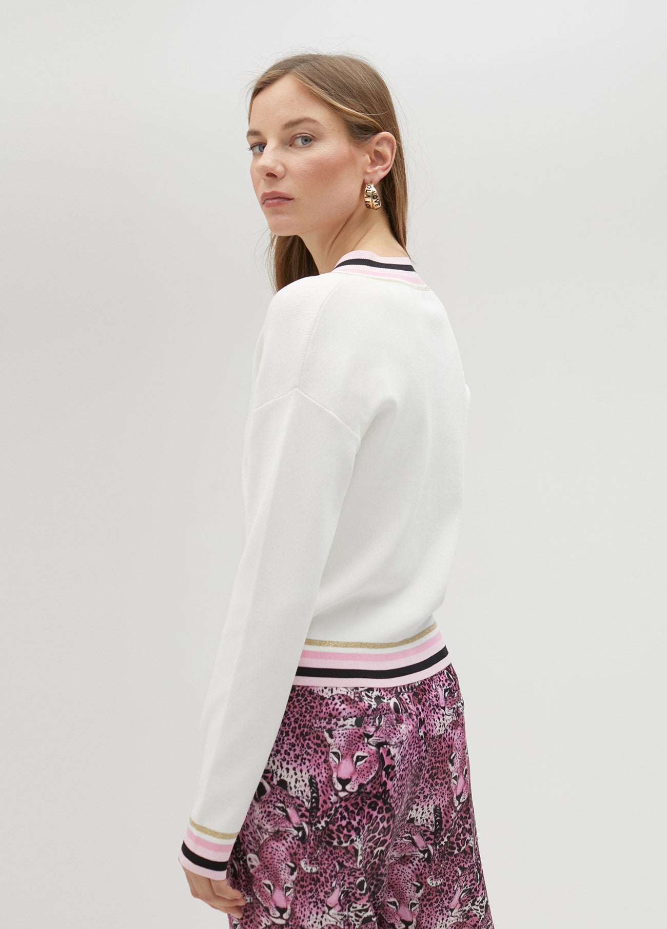 Sweater with coloured detail