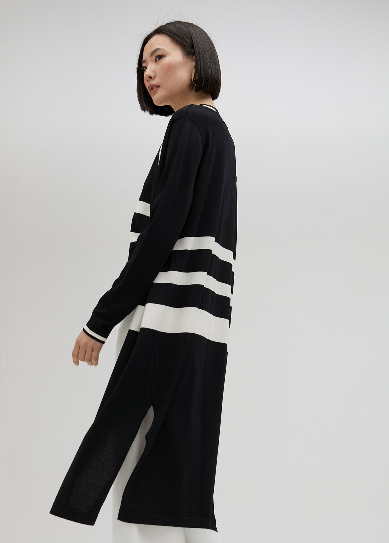 Long two-tone knit cardigan