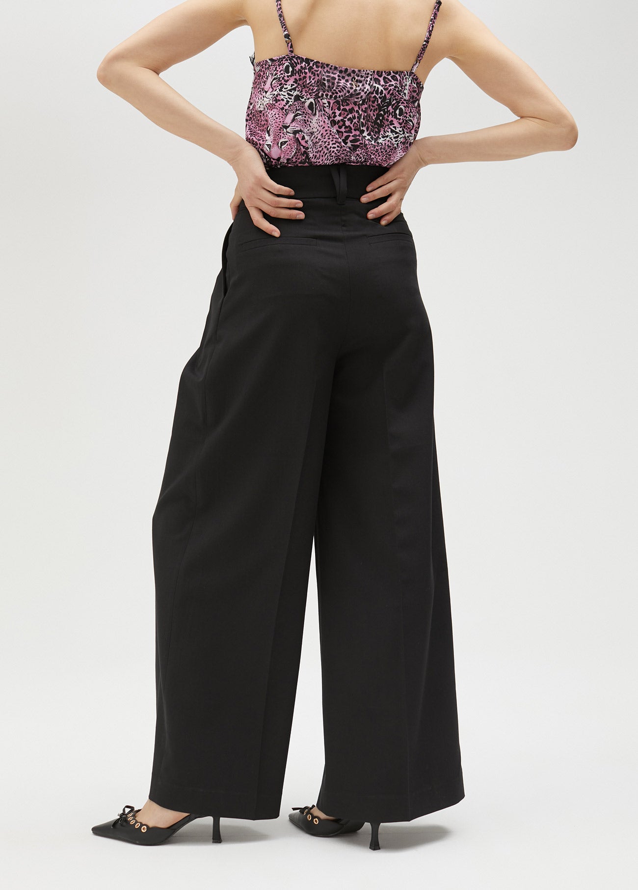 Palazzo trousers with darts