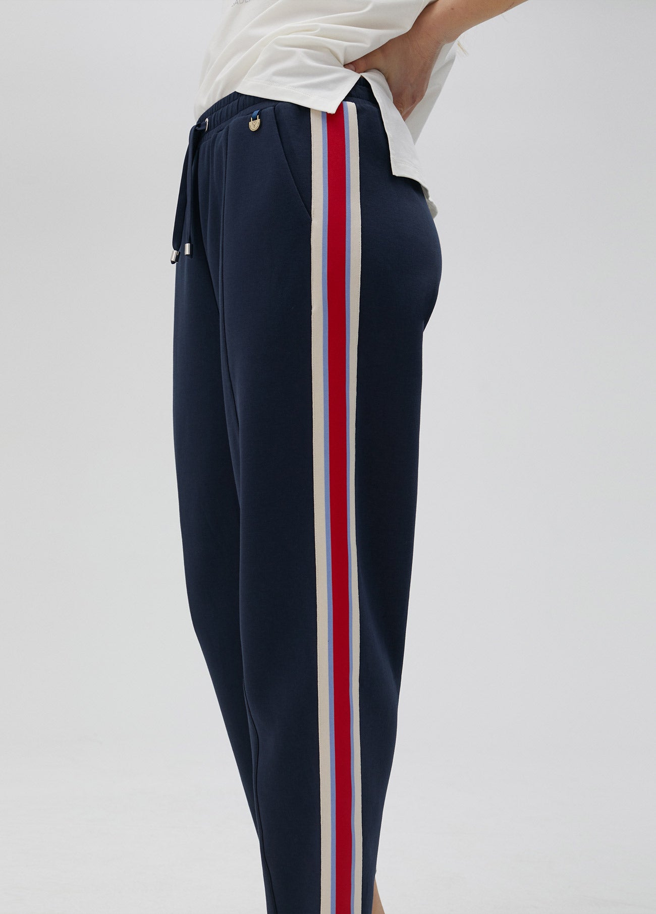 Trousers with rhinestone sporty stripes