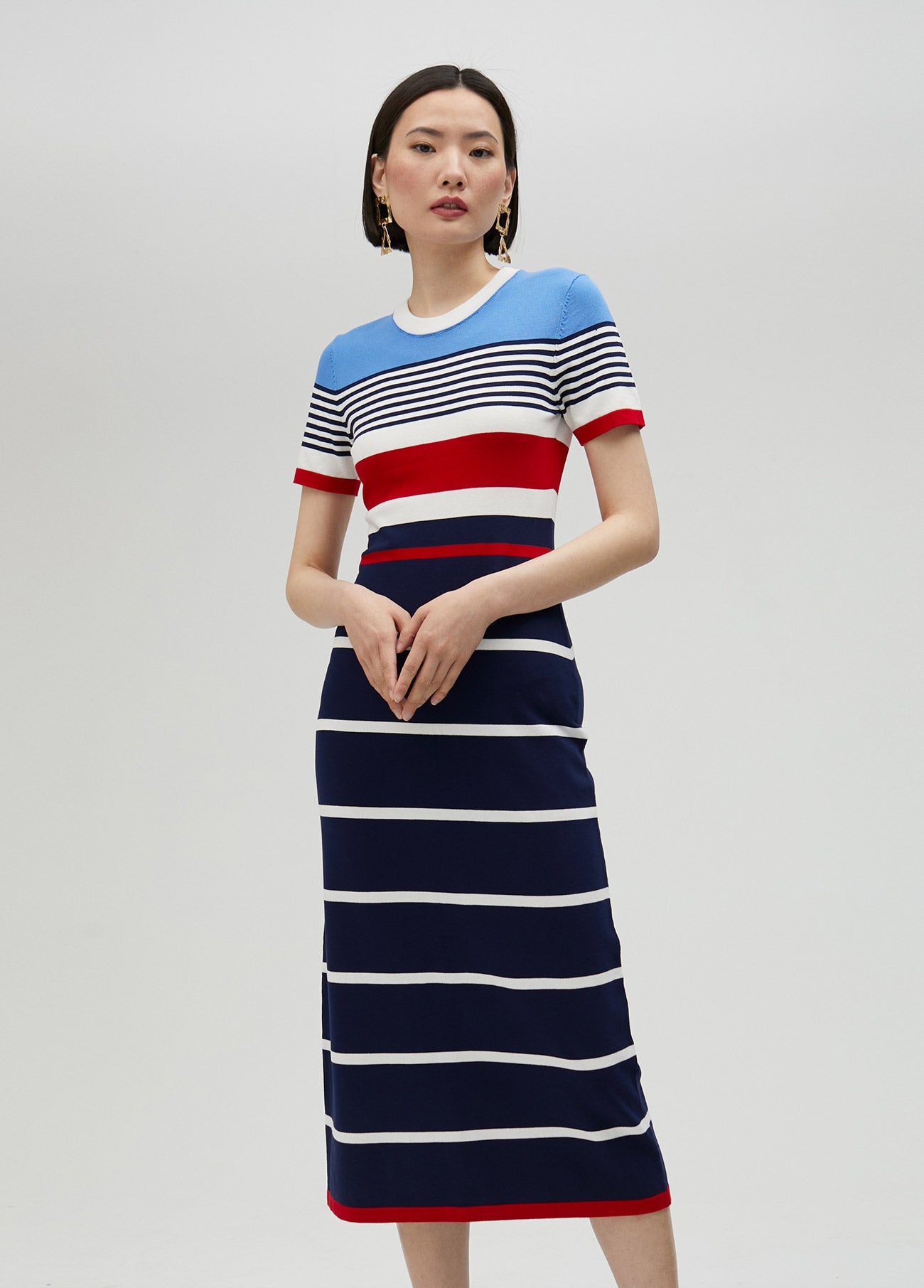 Short-sleeved knit dress
