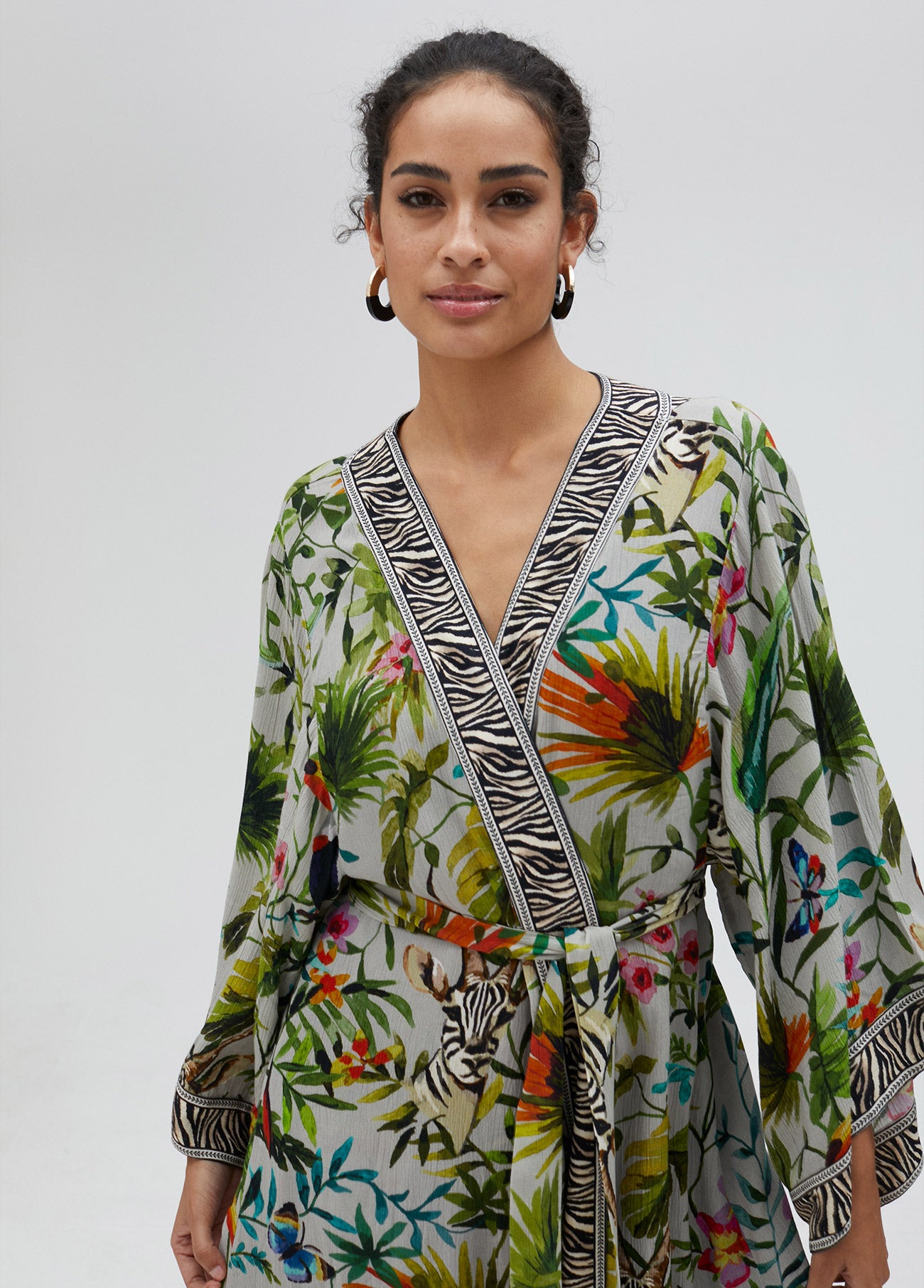 Long sleeve kimono with a jungle print border