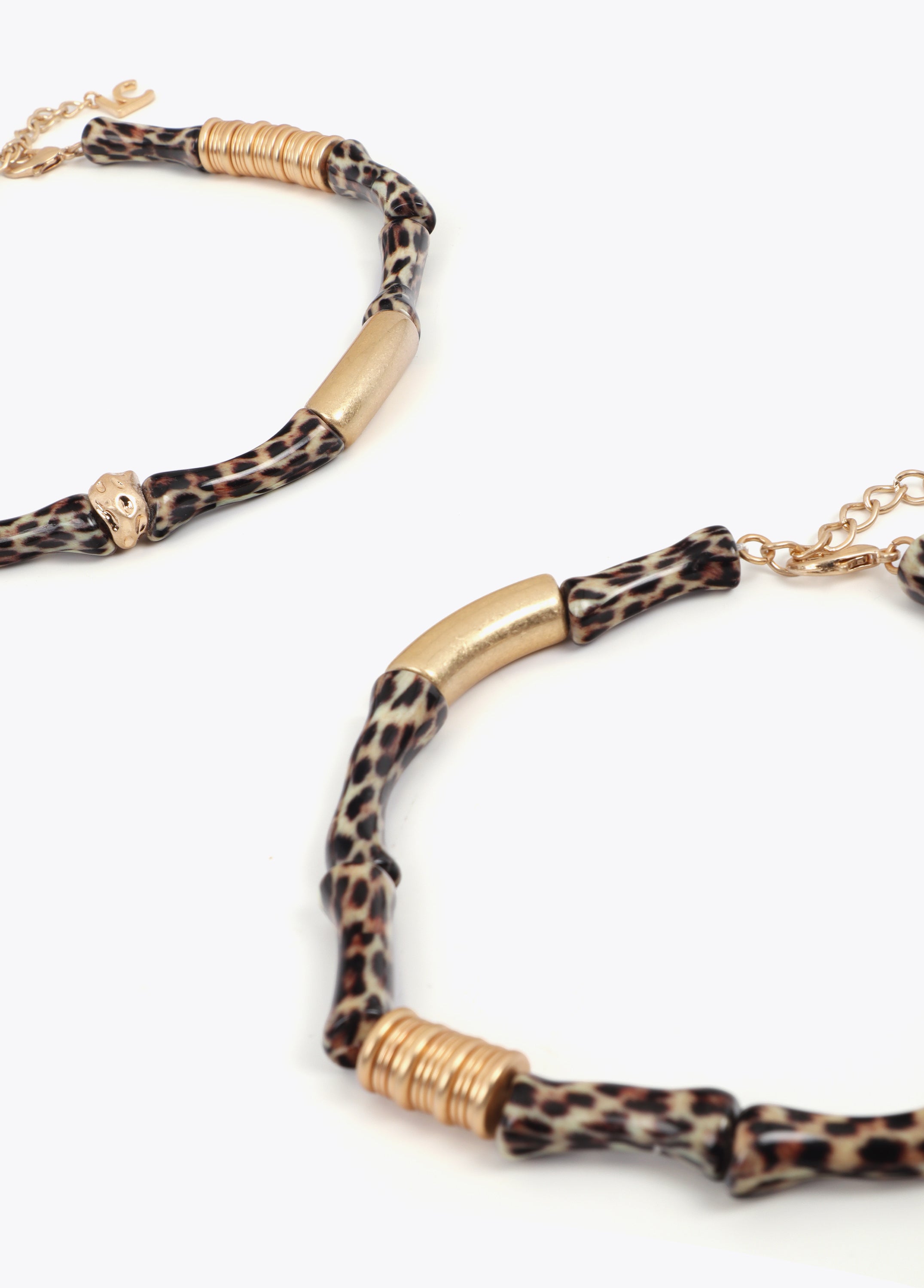 Set of Two Necklaces with Metallic Bamboo Effect and Animal Print