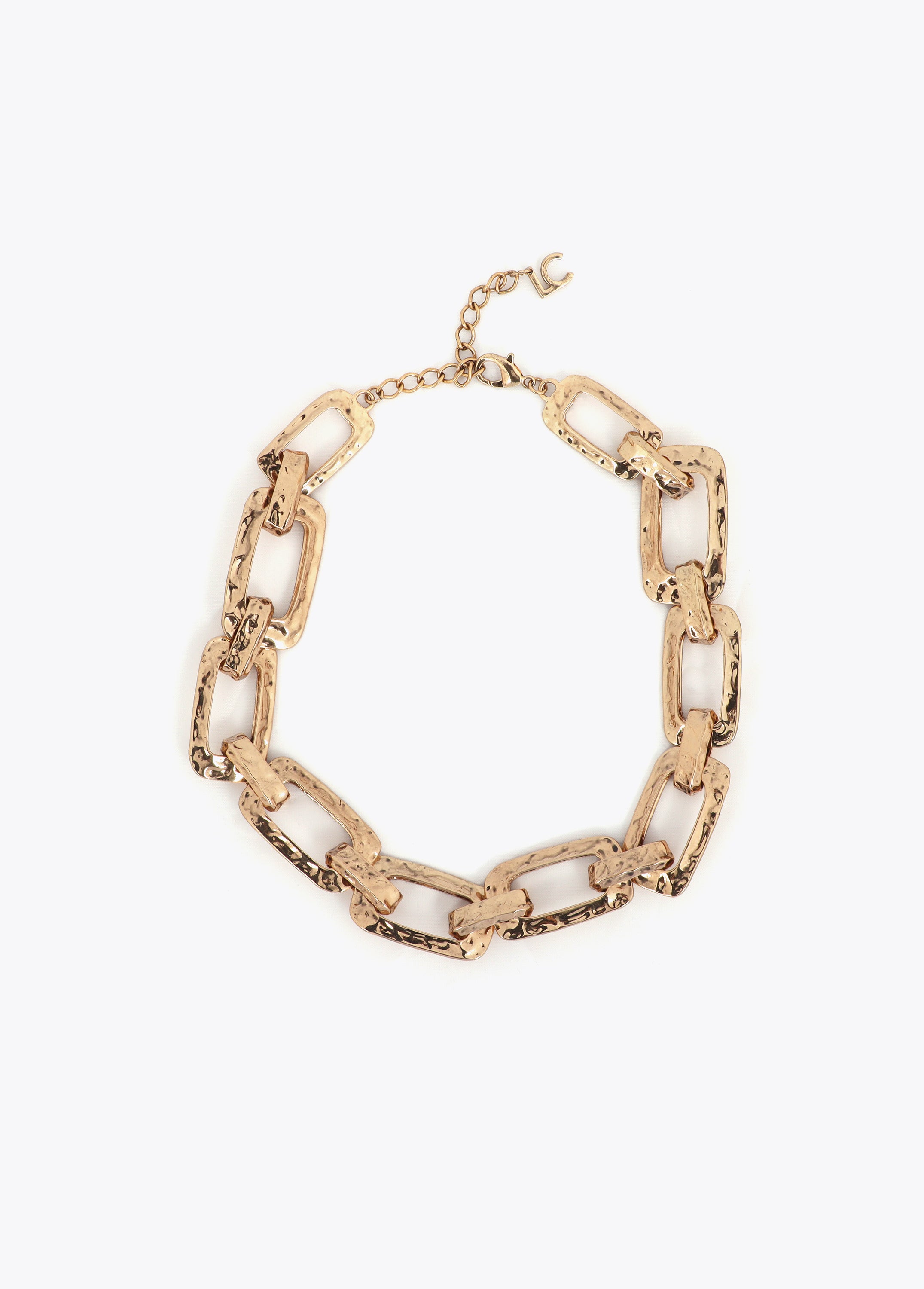Short chain irregular link necklace
