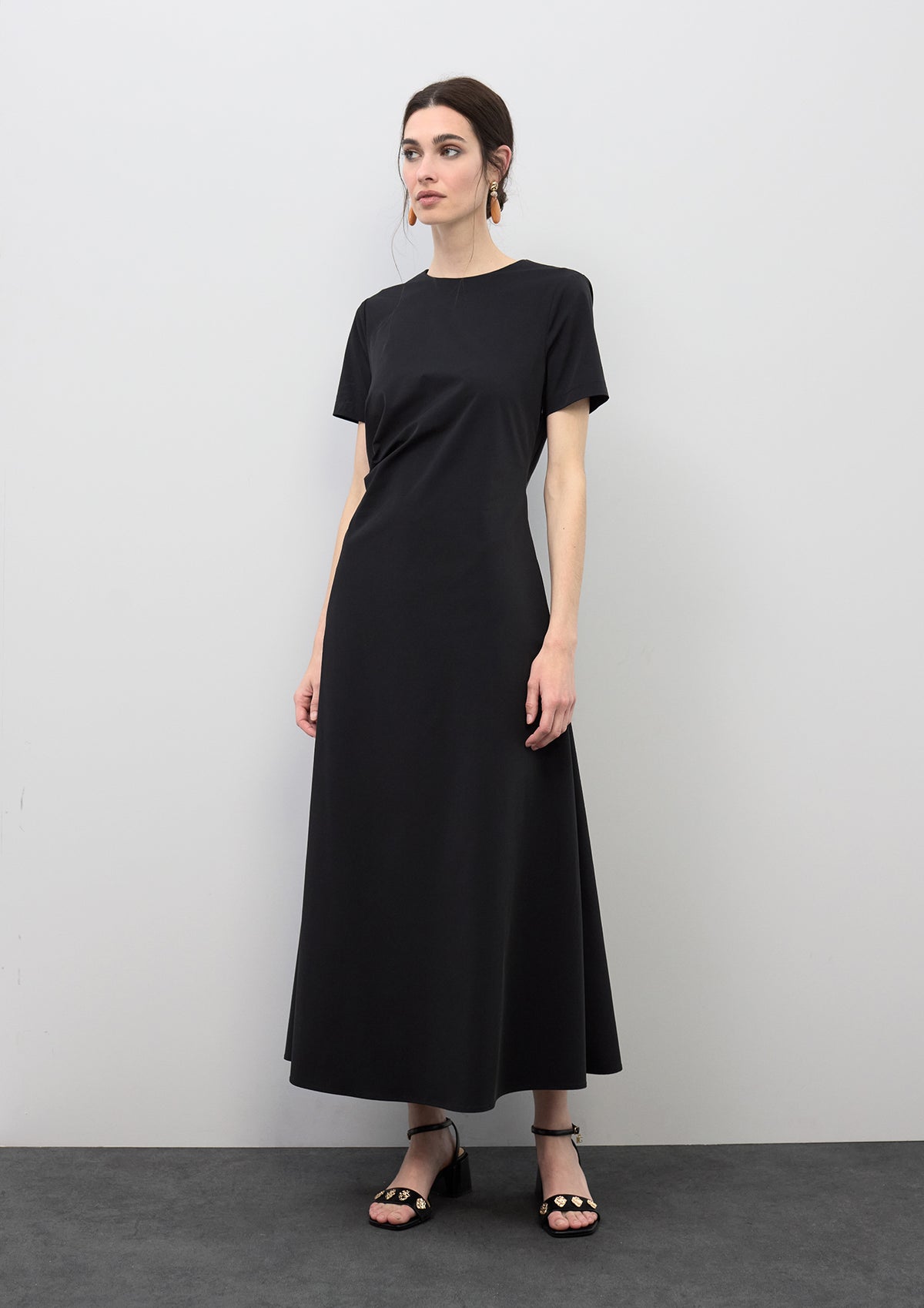 Elastic Midi Dress with Short Sleeves and Ruched Waist