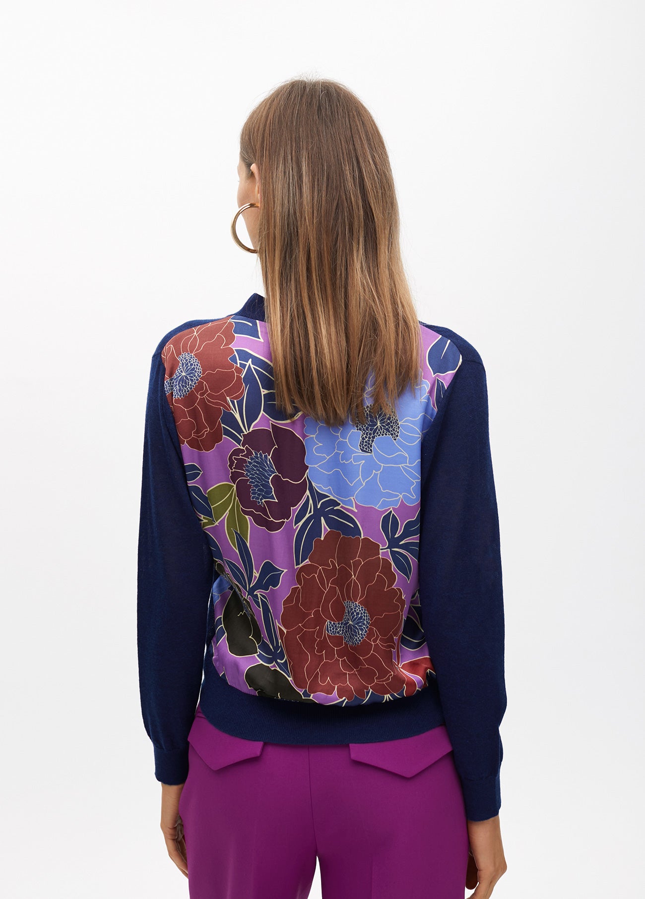 Short Fine Knit Cardigan with Printed Back