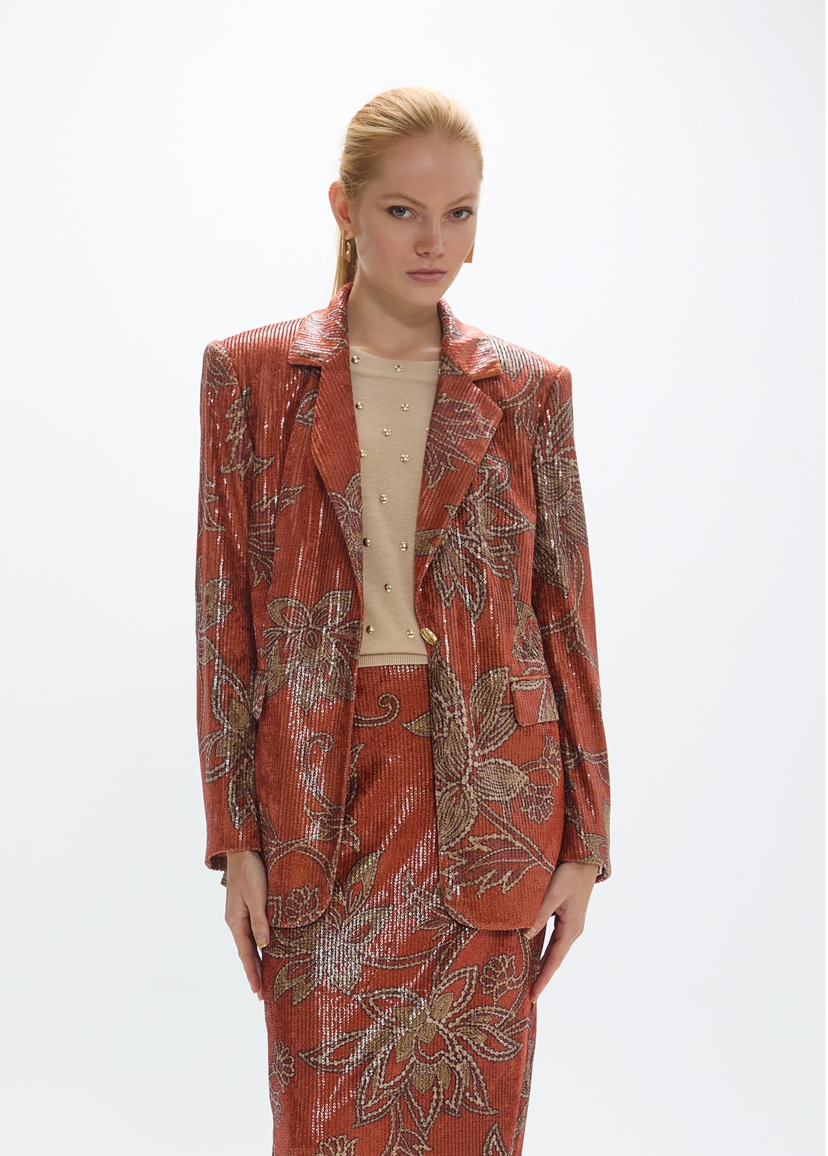 mf2602013-Floral motif sequin blazer-Brick