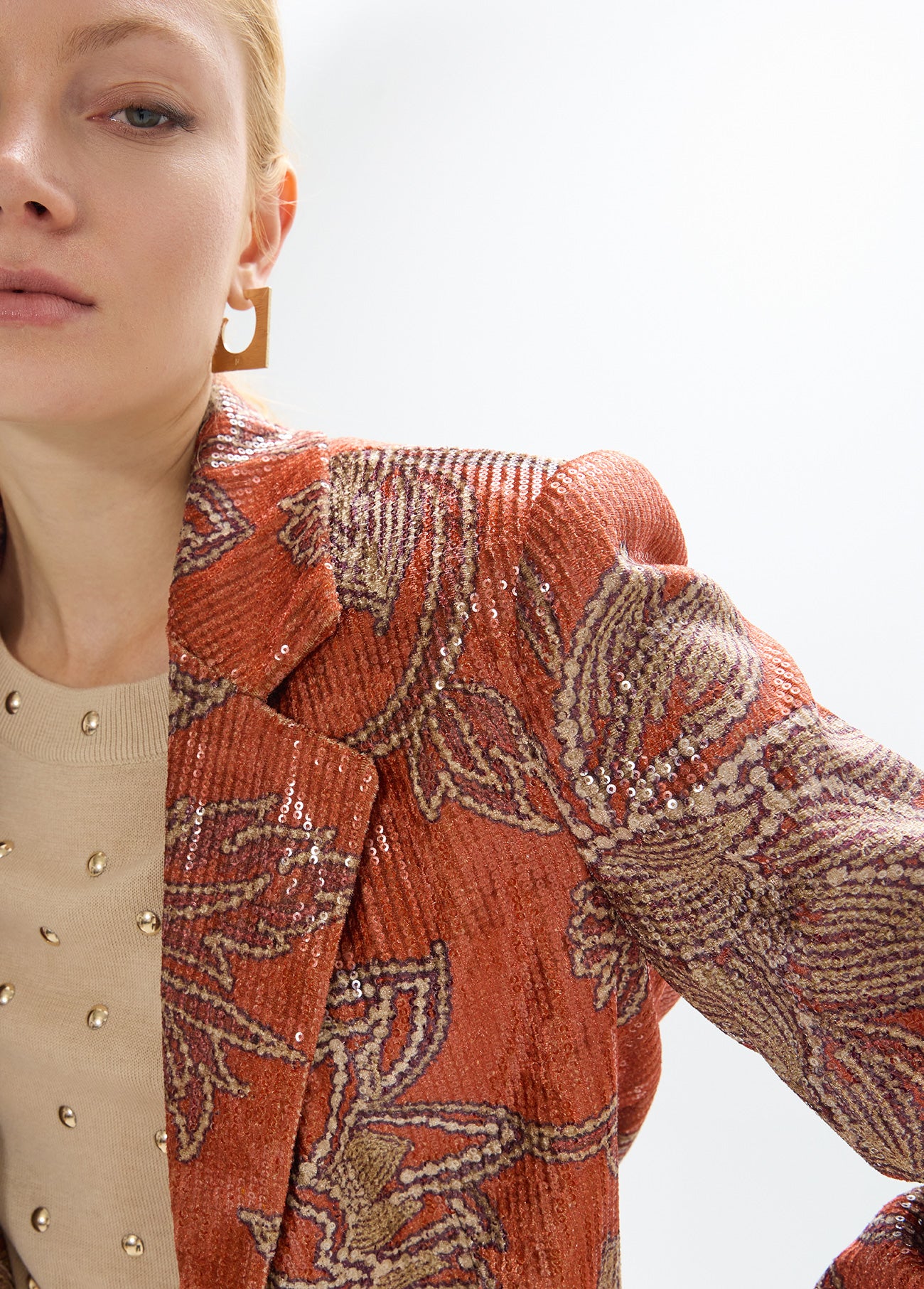 mf2602013-Floral motif sequin blazer-Brick