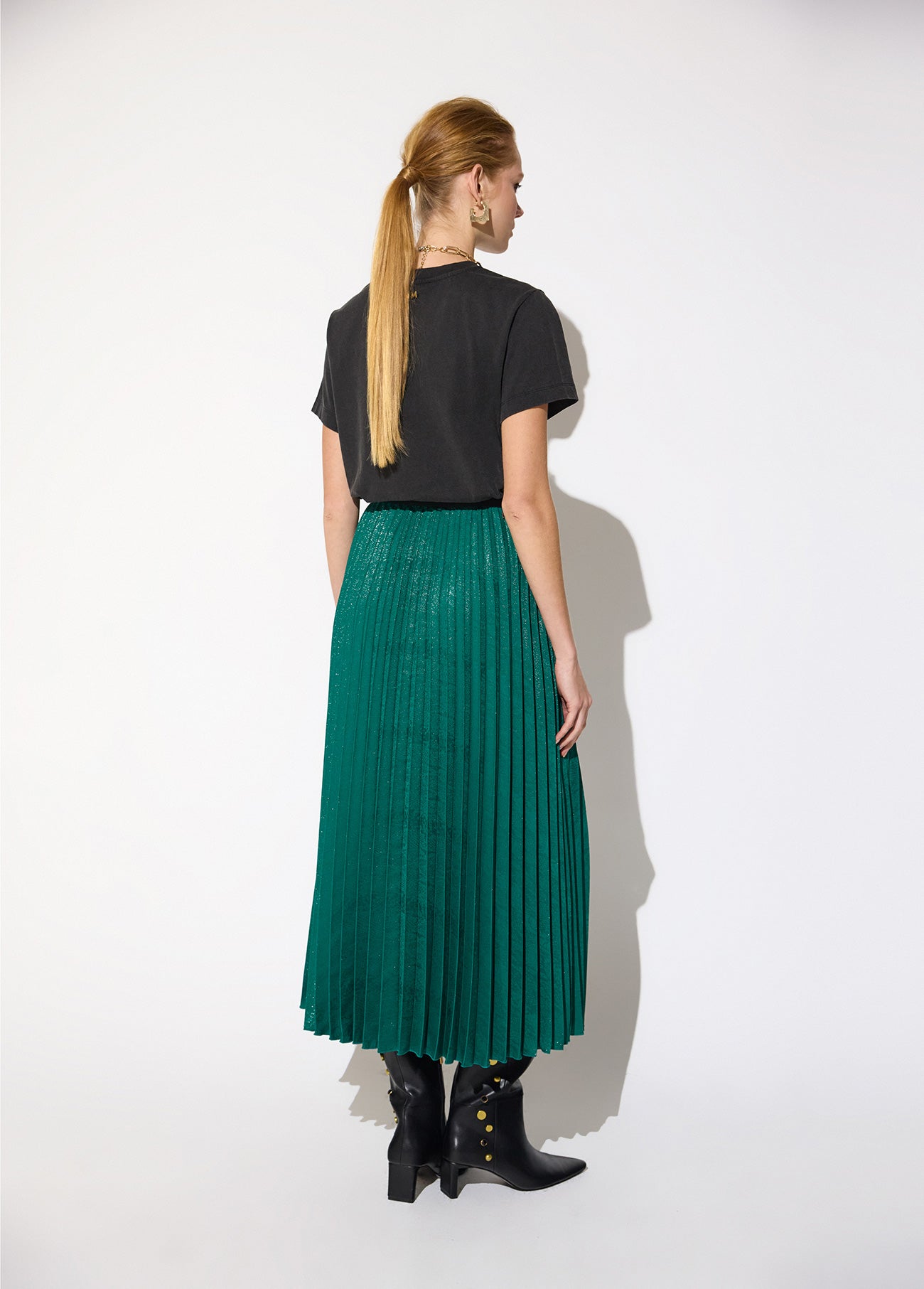 mf2608004-Pleated skirt silhouette long midi in satin-Green
