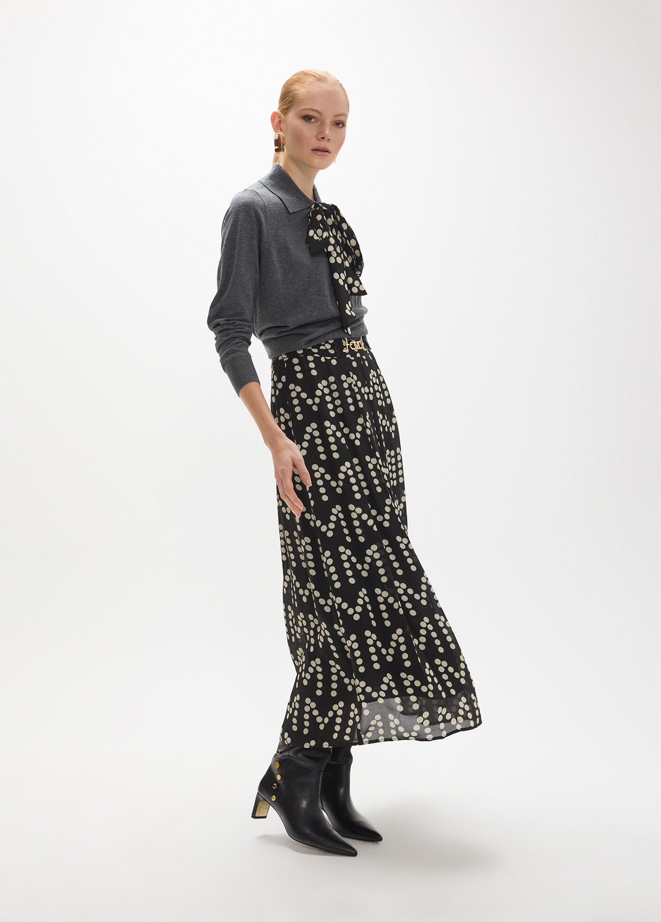 mf2608006-Pleated skirt with m polka dots logotyped print, with custom buckle-Black-Ecru