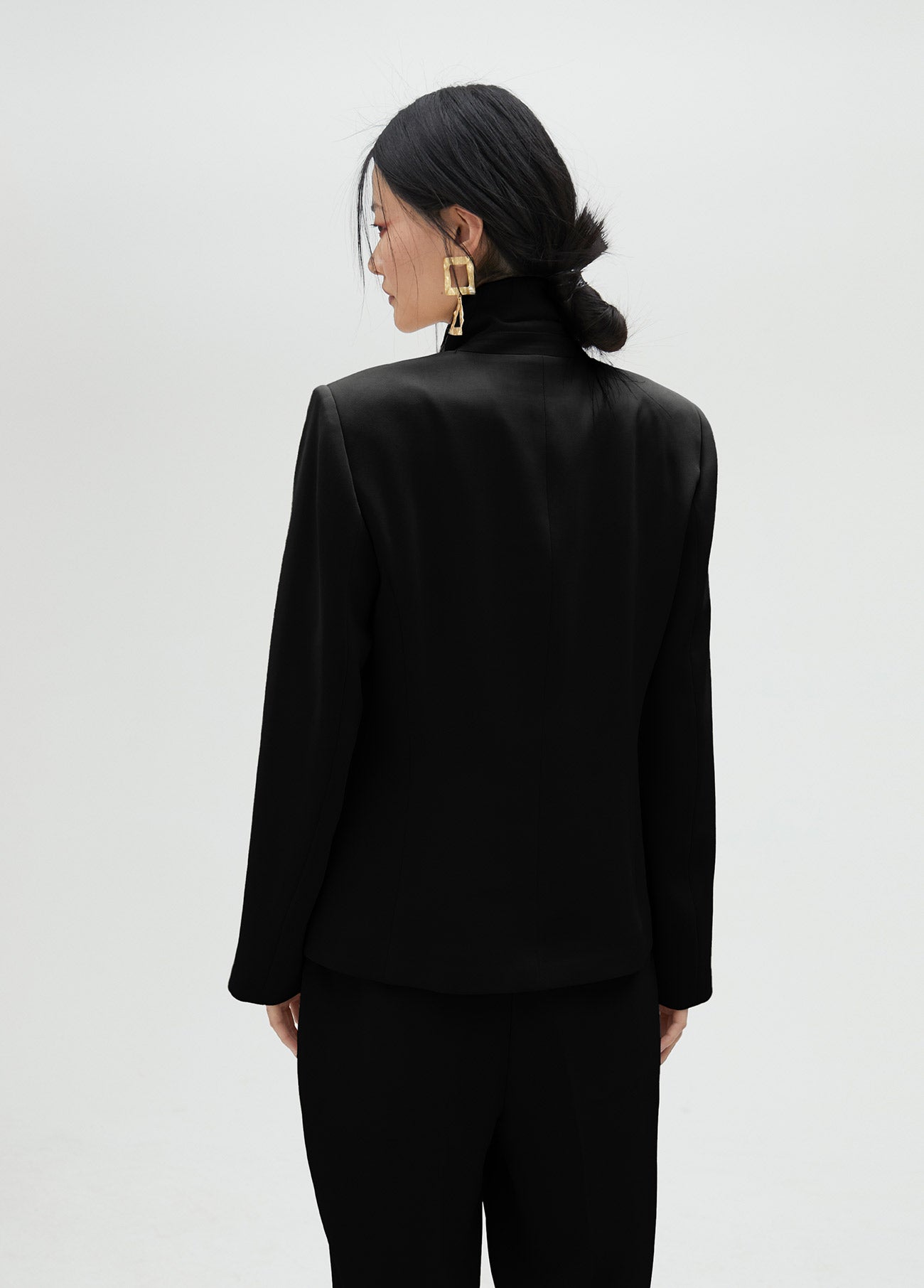 ms2502021-00n-cropped blazer with knot detail-black