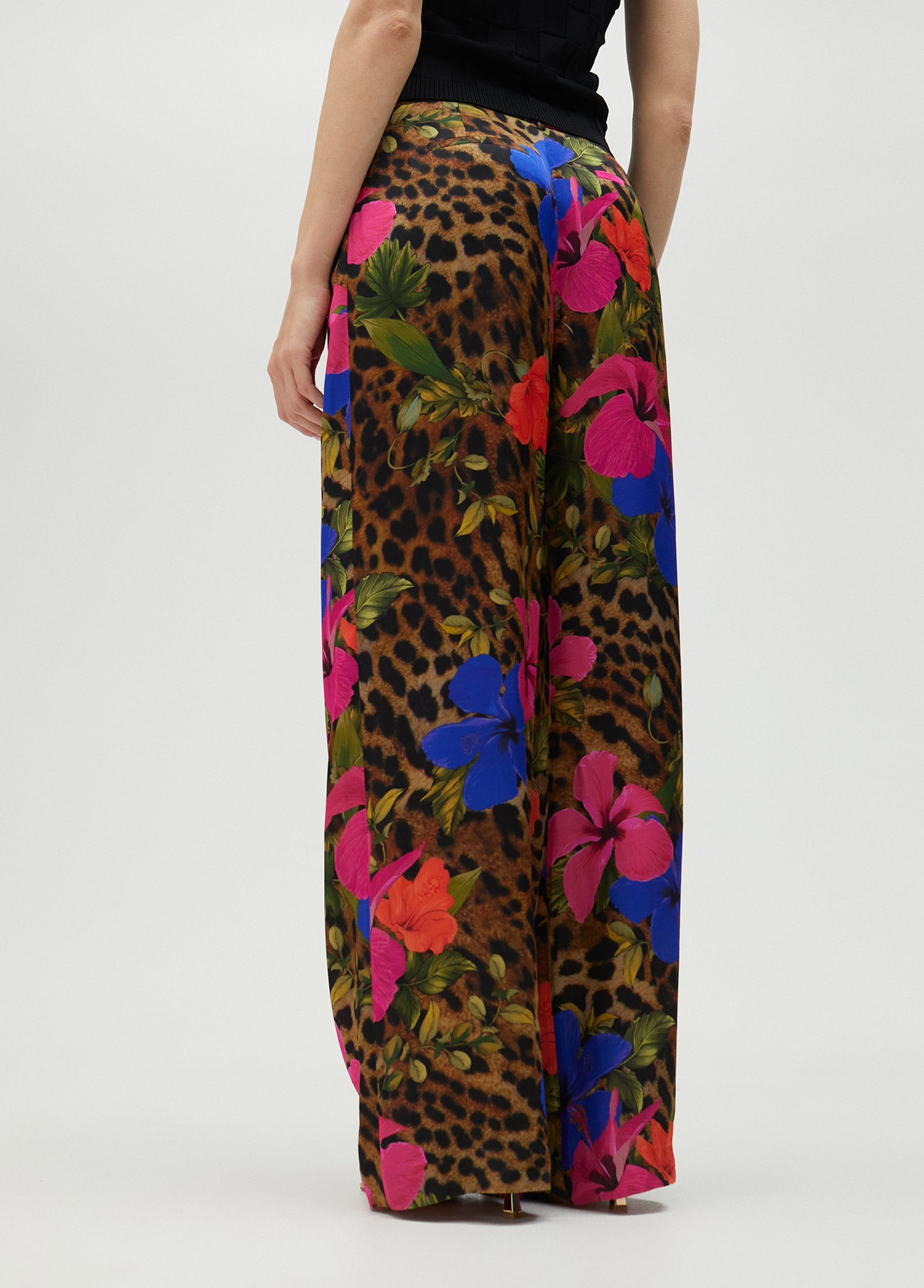 Flowing animal print trousers