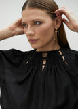 Blouse with collar detail