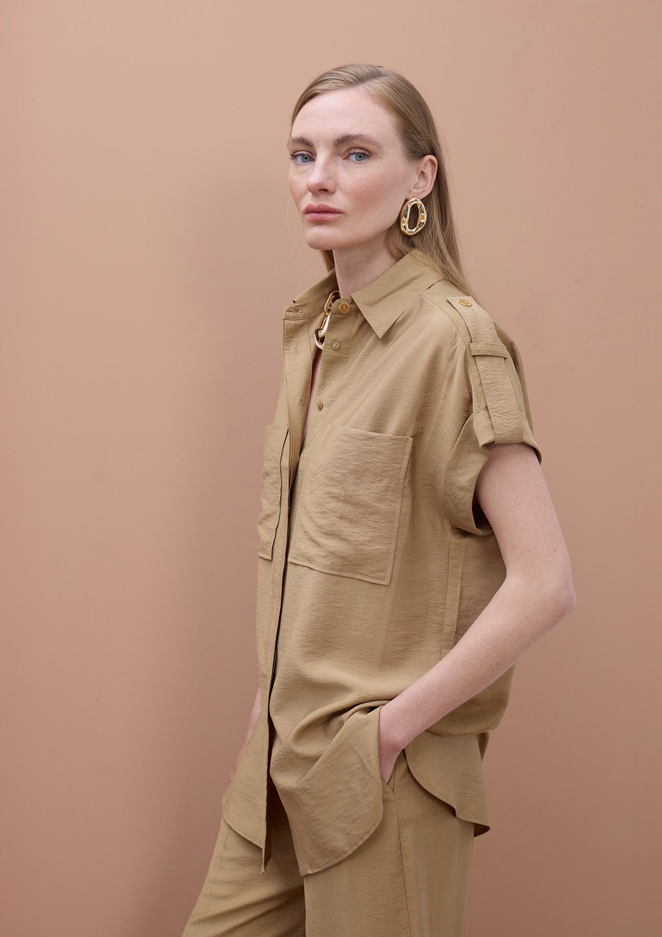 Sleeveless Pocket Shirt