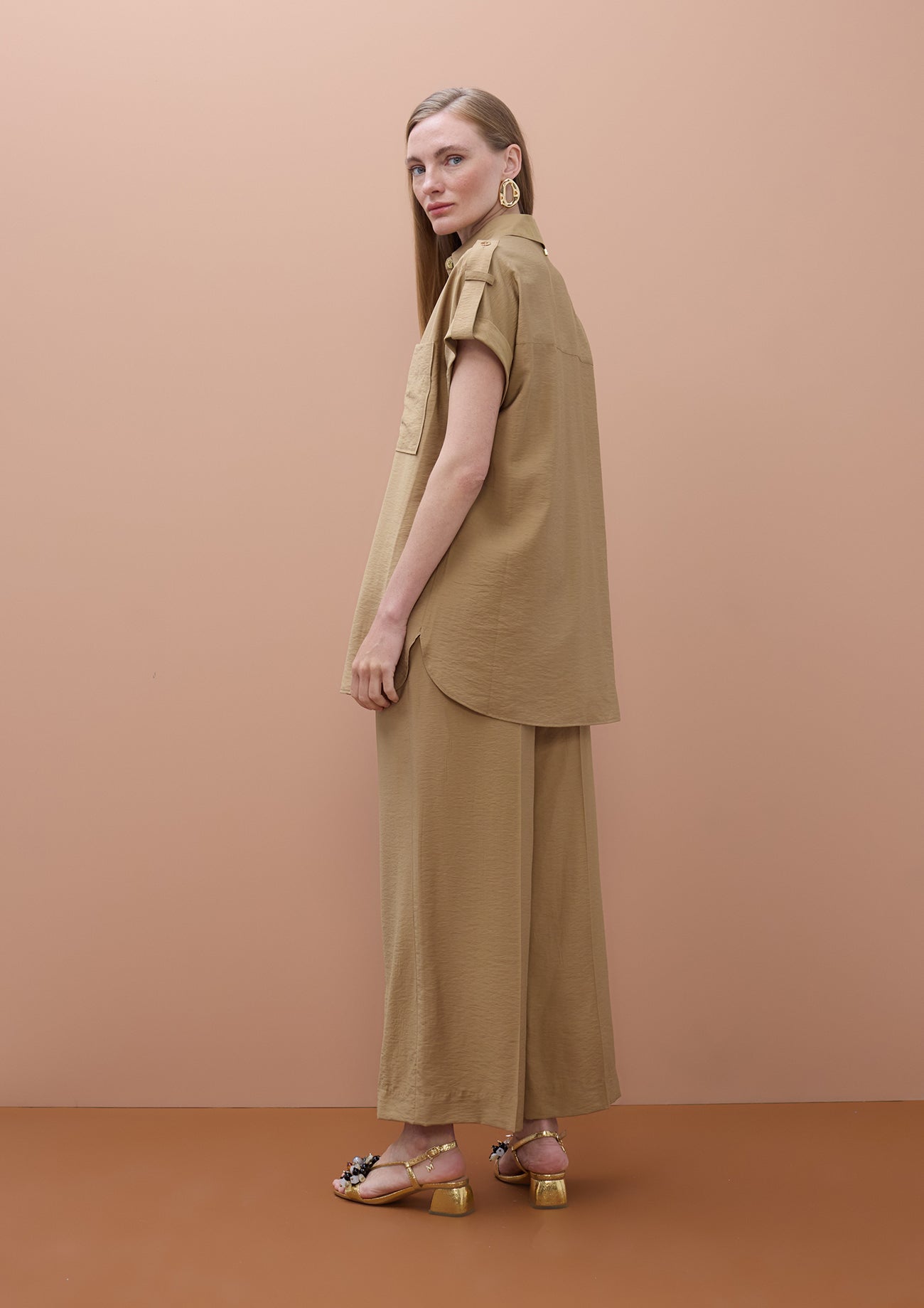 Sleeveless Pocket Shirt