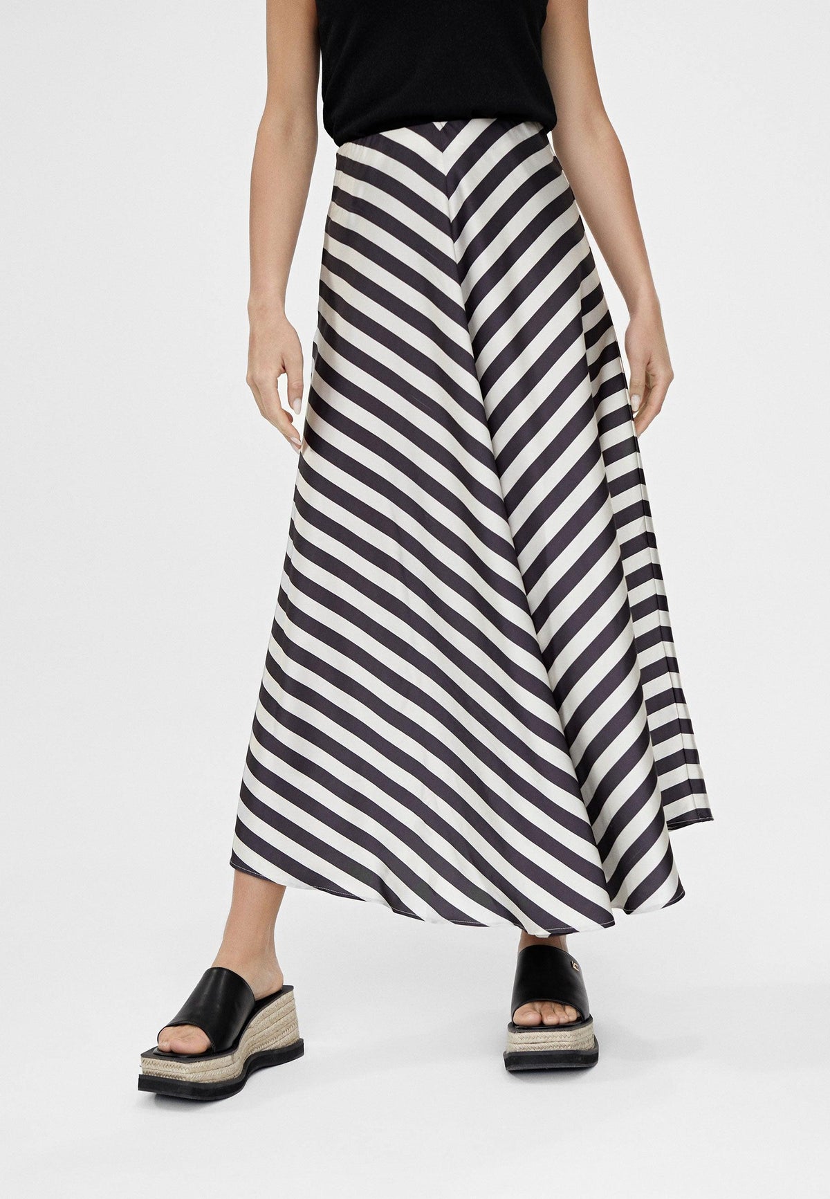 LS2408009-Black-White-Striped midi skirt