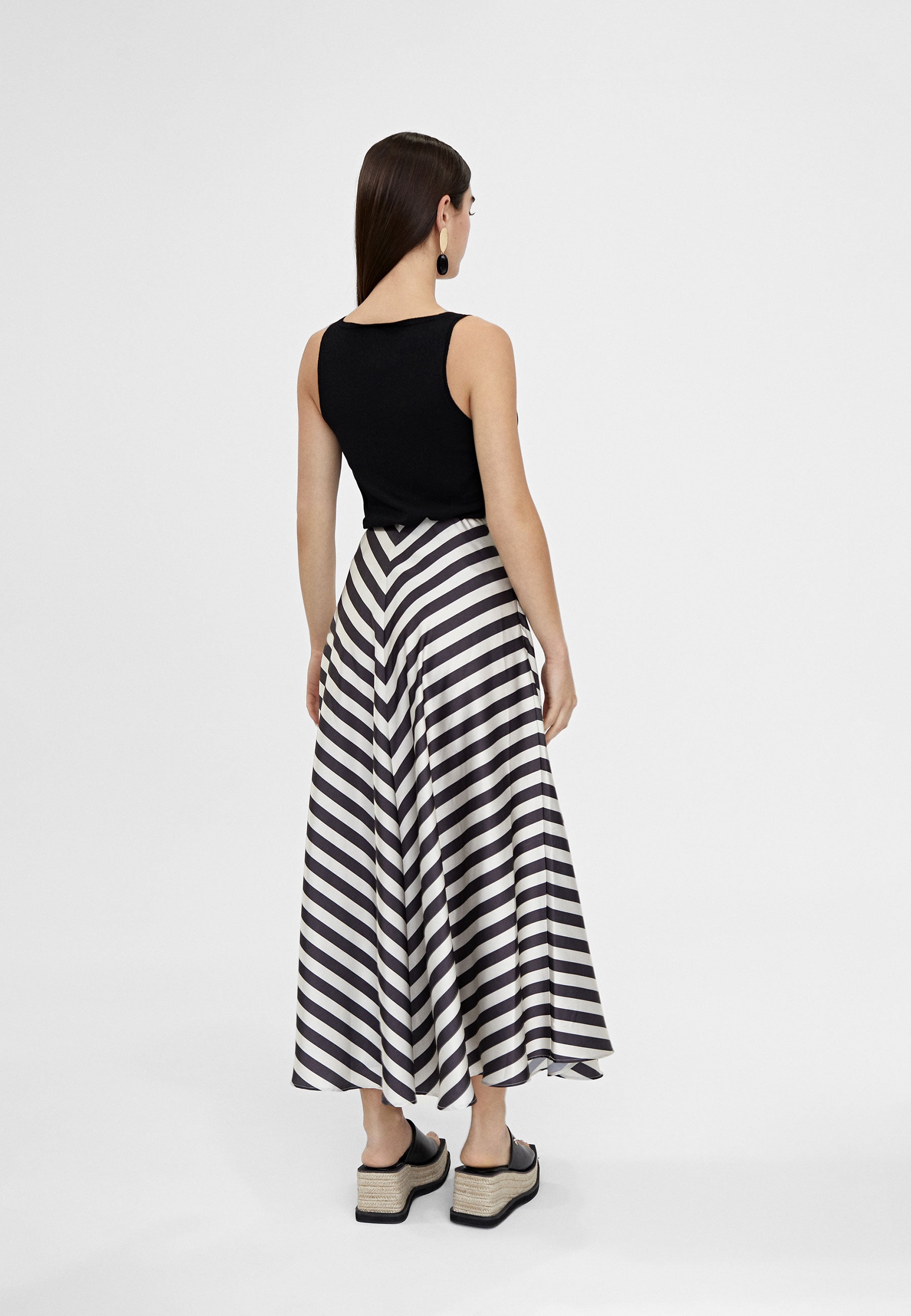 LS2408009-Black-White-Striped midi skirt