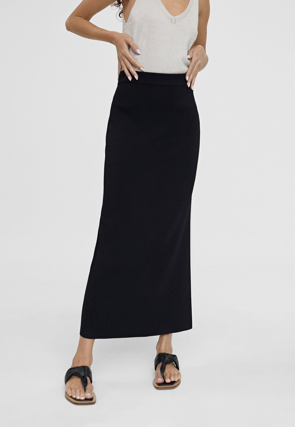 LS2408011-Black-White-Knit midi skirt