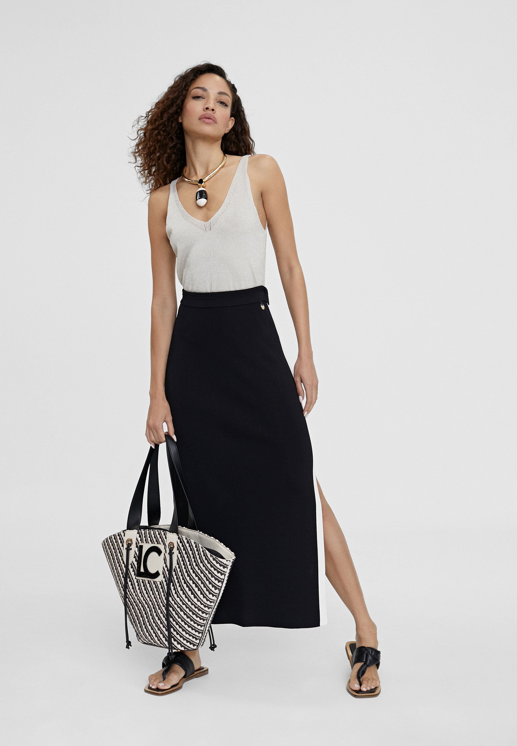 LS2408011-Black-White-Knit midi skirt