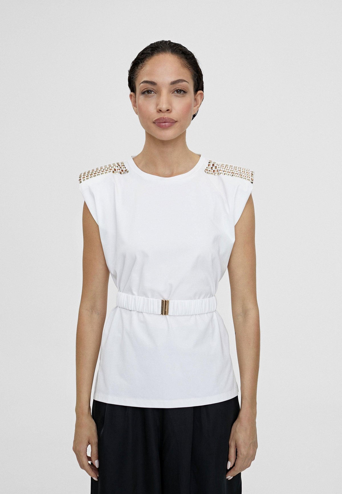 LS2415028-White-T-shirt with belt