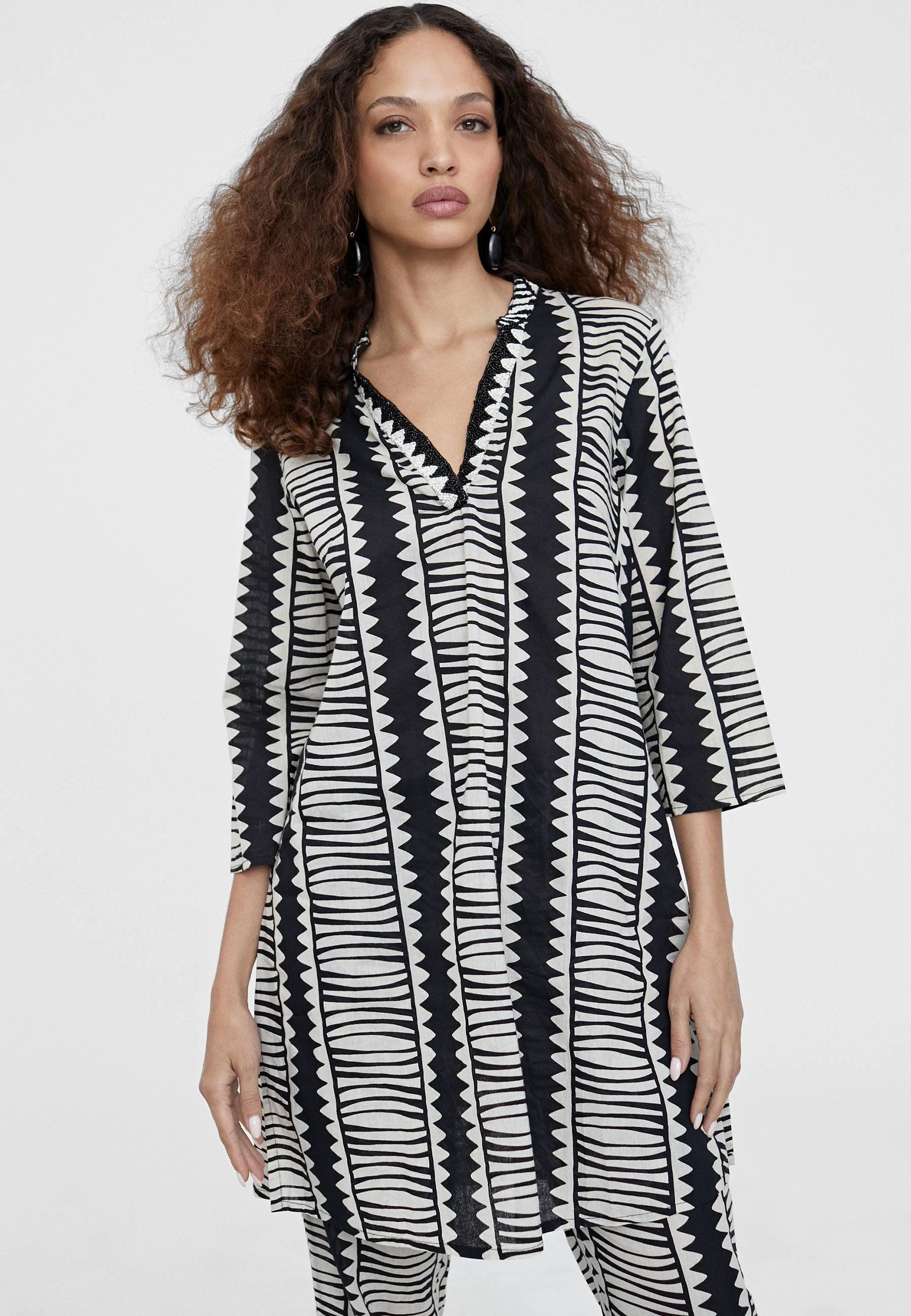 LS2416034-Black-White-Short ethnic print caftan