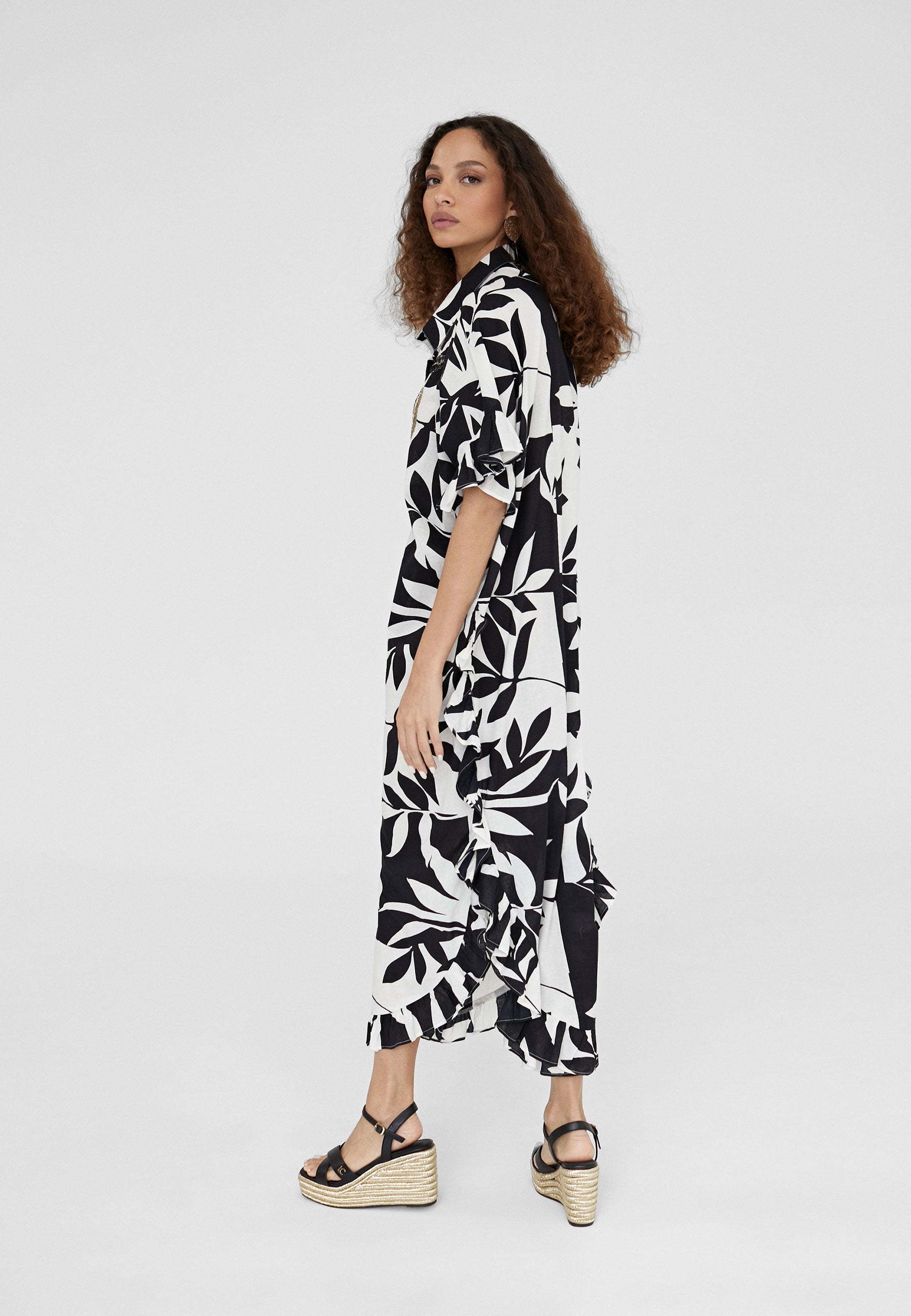 LS2416066-Black-White-Ruffled printed caftan