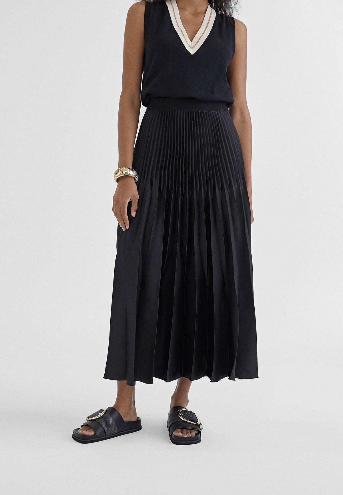 MS2408003-Black-Pleated midi skirt