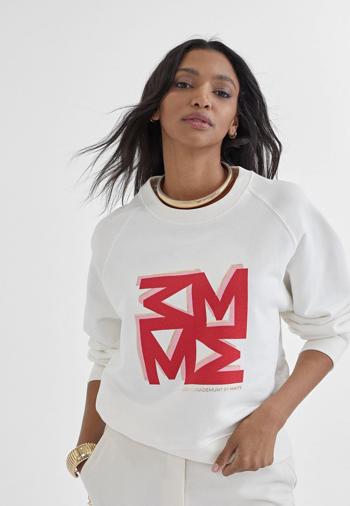 MS2411012-White-Red-Sweatshirt with positional M