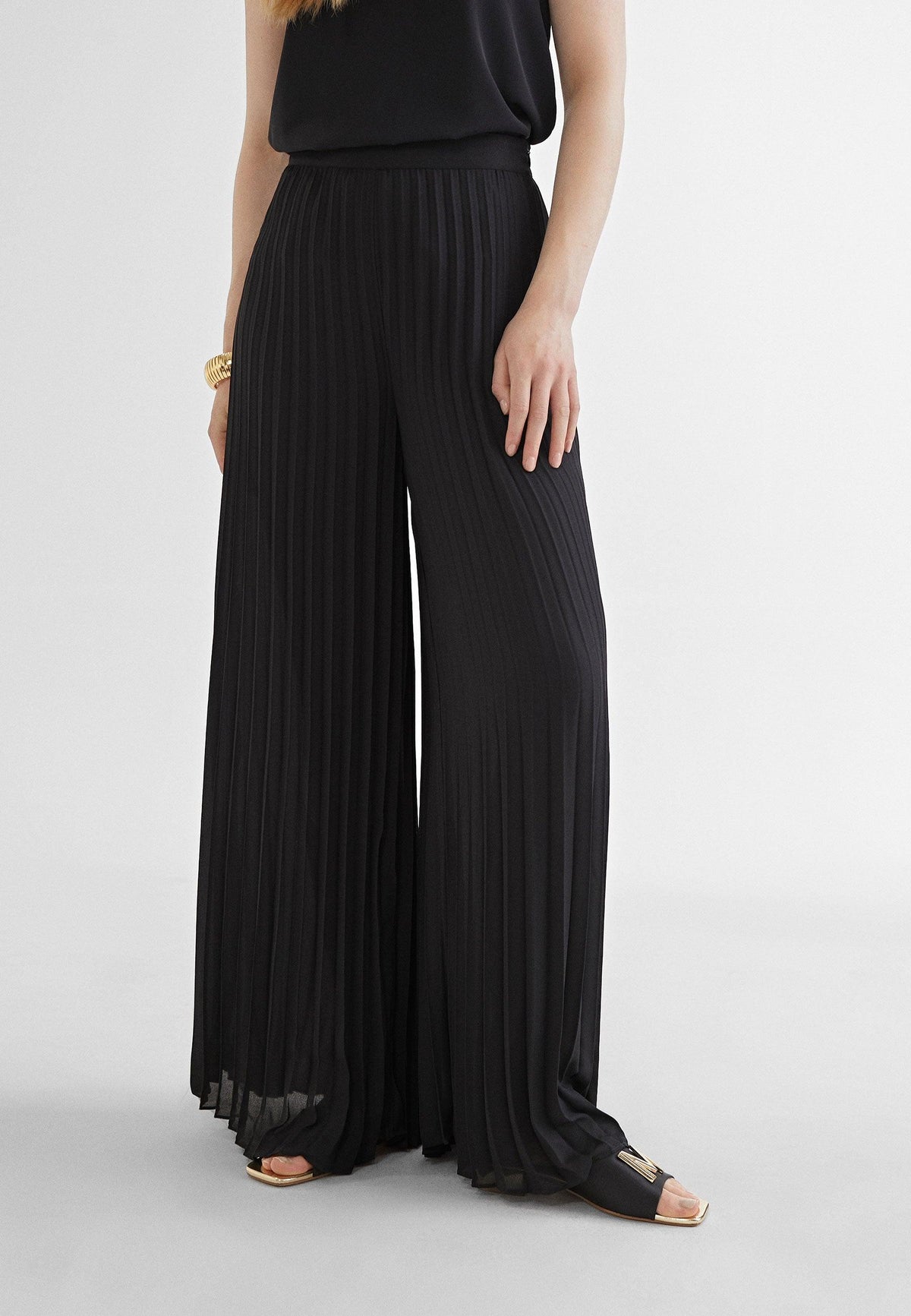 MS2414004-Black-Pleated trousers