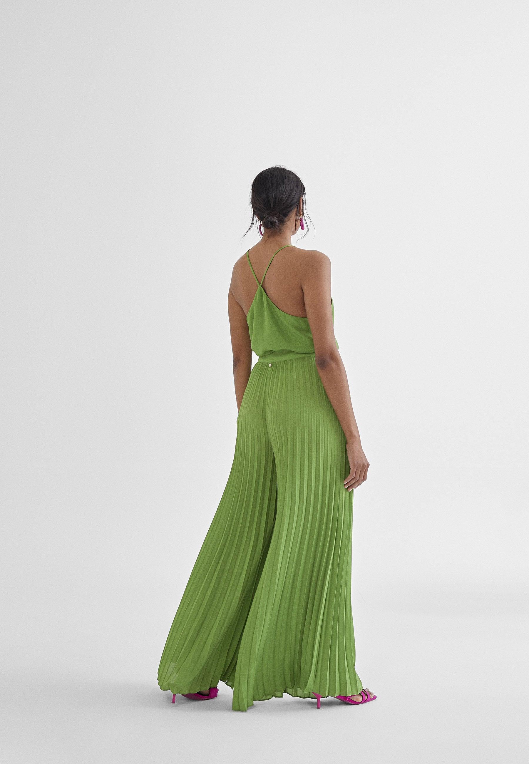 MS2415003-Pistachio-Top with a V-neckline