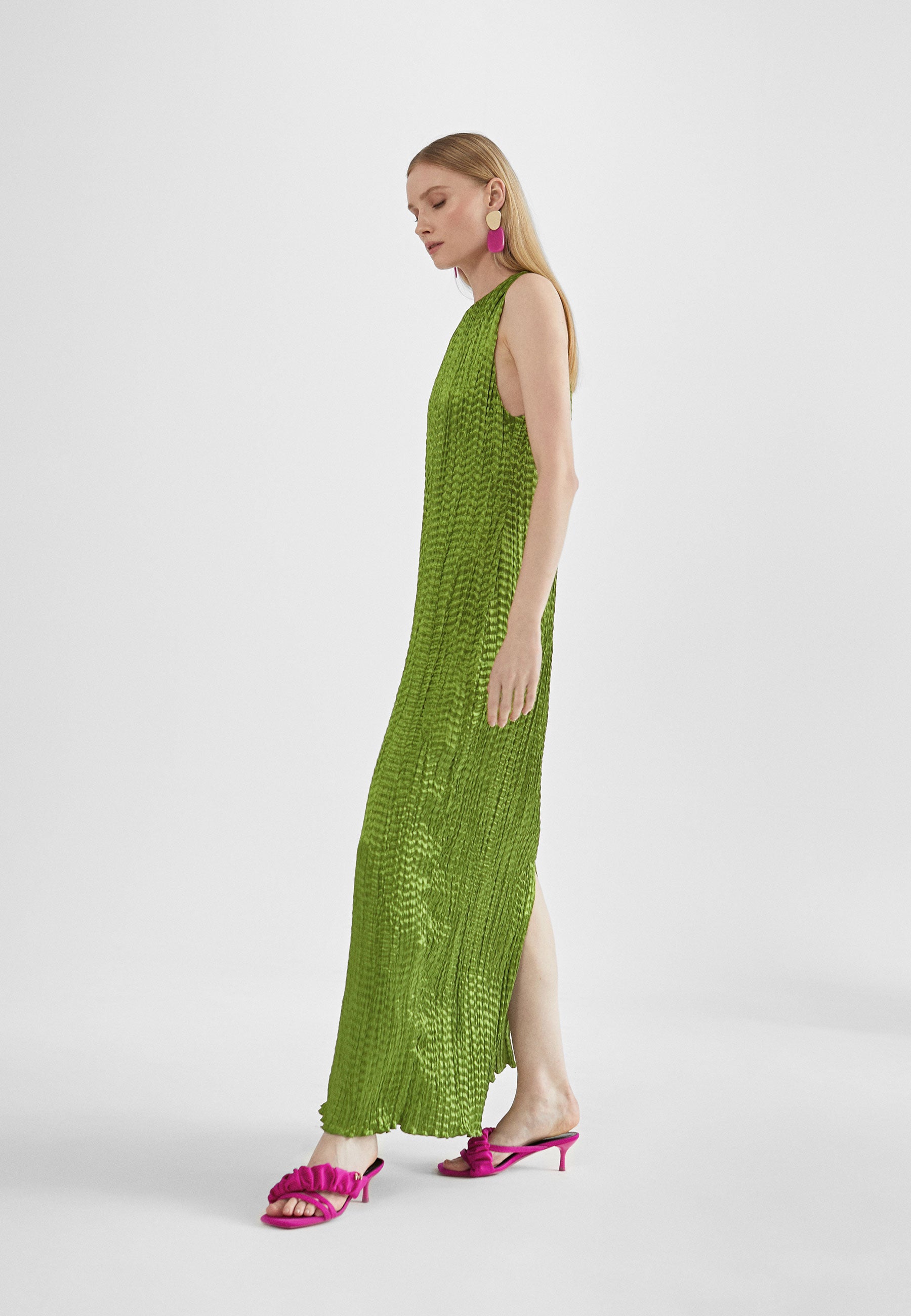 MS2416024-Pistachio-Long pleated effect midi dress